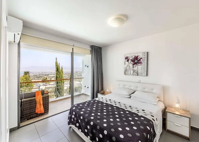 Vila Latchi View Neo Chorio